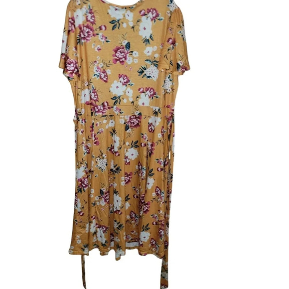 Plus size midi dress - Picture 2 of 2